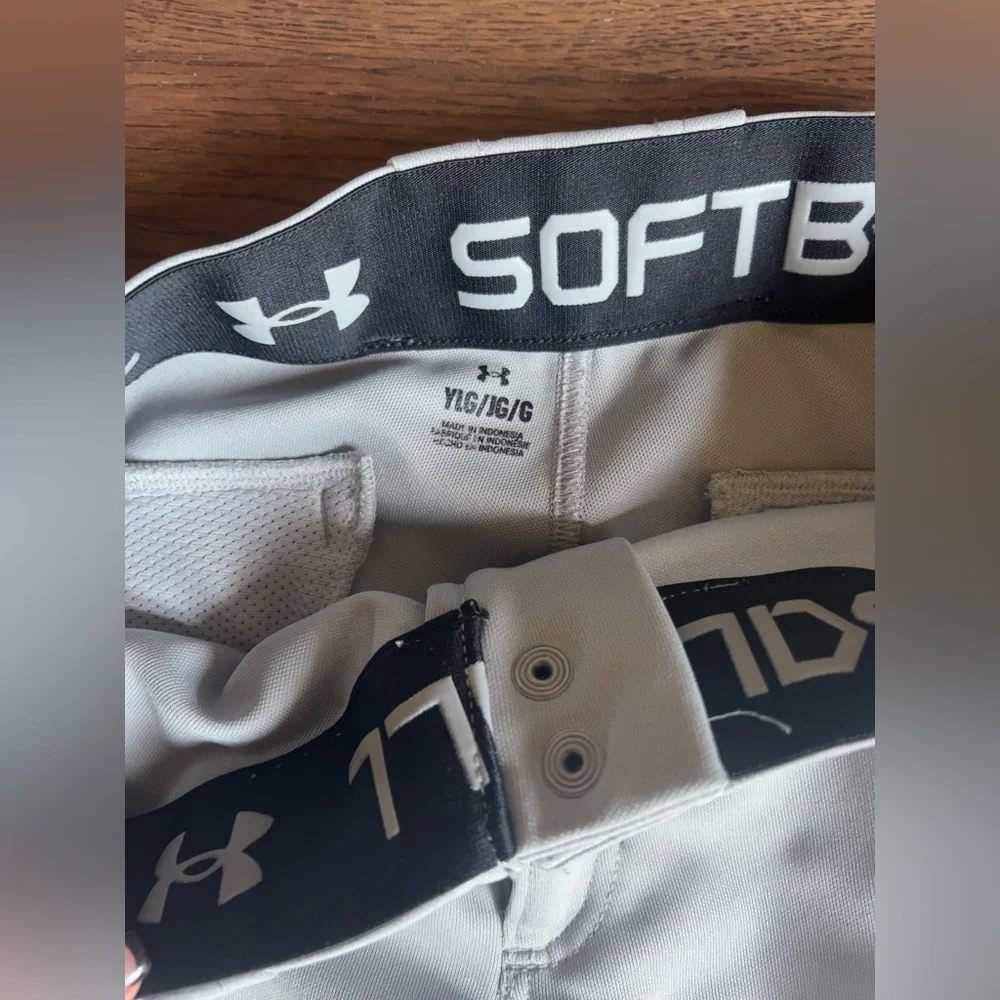Under Armour Youth Gray Baseball Softball Knickers - Picture 3 of 3